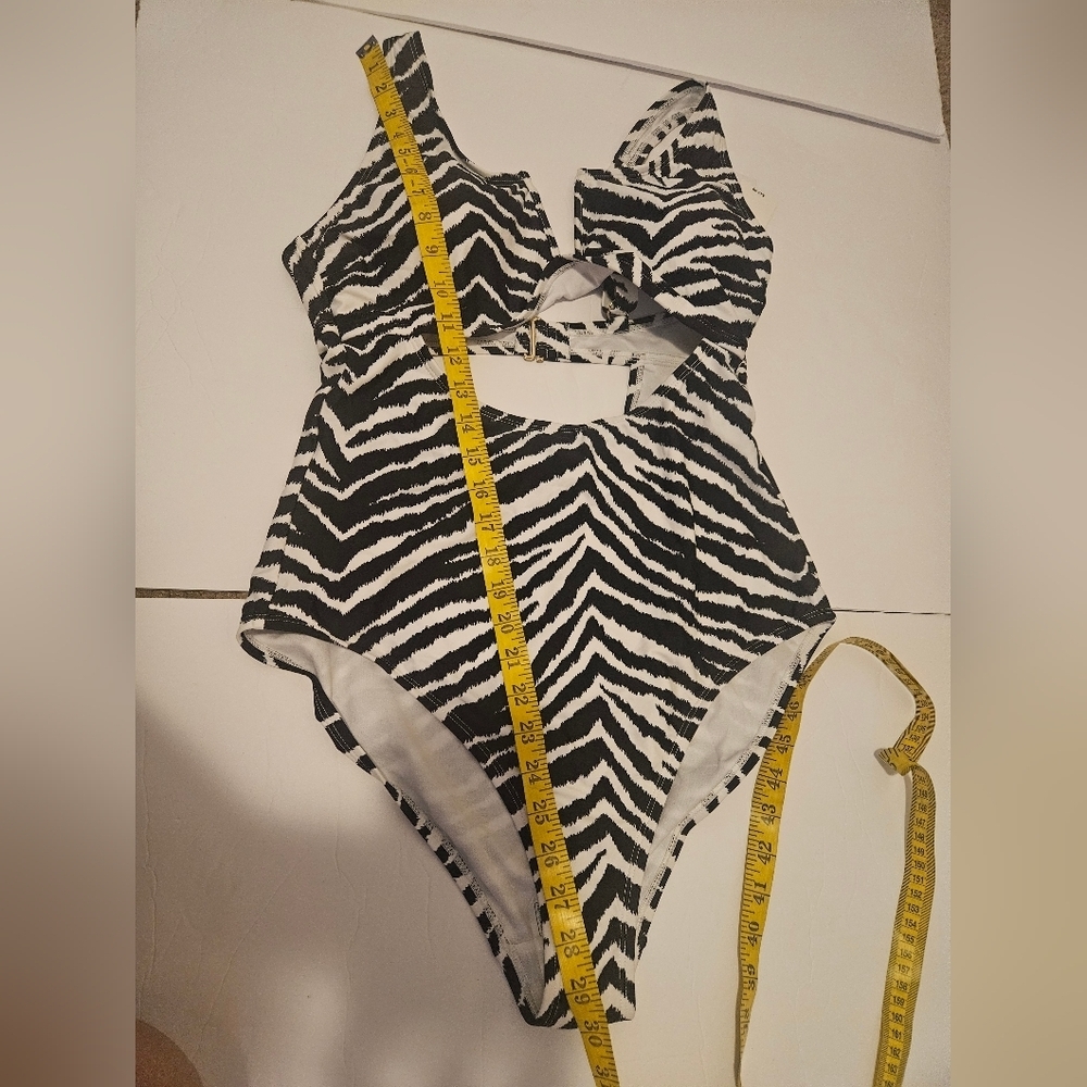 Salt Plus Cove-  Women's 16-18 Zebra Print Cutout Swimsuit NWT - Picture 6 of 11